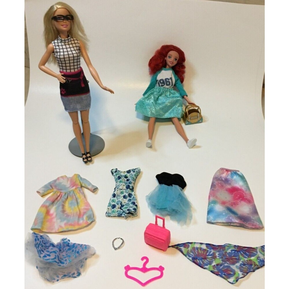 VTG Barbie Collectibles  2 Dolls 1 Doll Stand 16pc clothing accessory Lot D